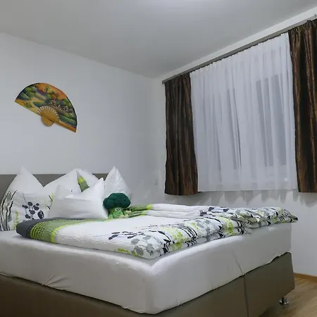 Chads Mit Tiefgarage Free Parking Lägenhet *