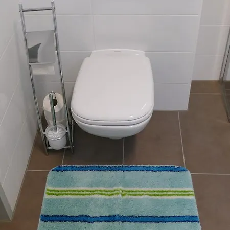 Chads Mit Tiefgarage Free Parking Грац